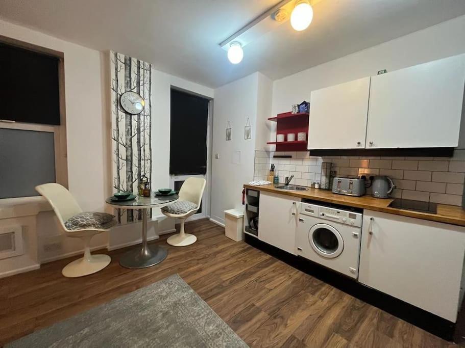 Tree Studio Apartment Barbican F3 London Exteriör bild